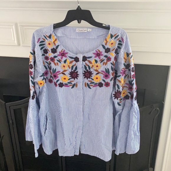 Blue and White Seer Sucker Top - Picture 1 of 3